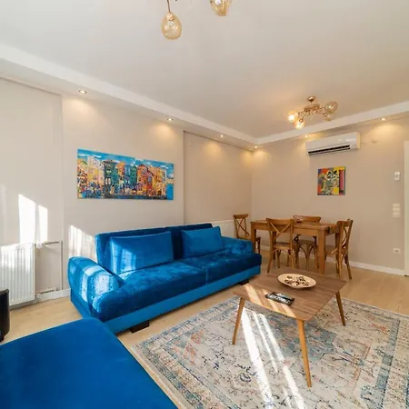 Cozy Flat With Balcony Near Beach In Konyaalti דירה