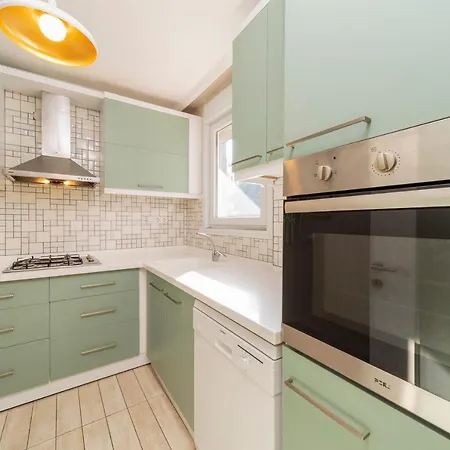 Cozy Flat With Balcony Near Beach In Konyaalti *