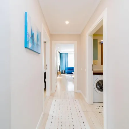 Cozy Flat With Balcony Near Beach In Konyaalti شقة *